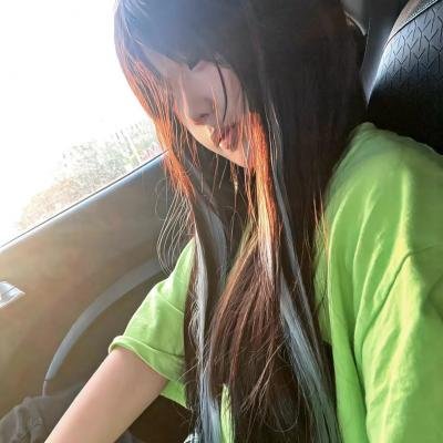 弱比少男闯女校